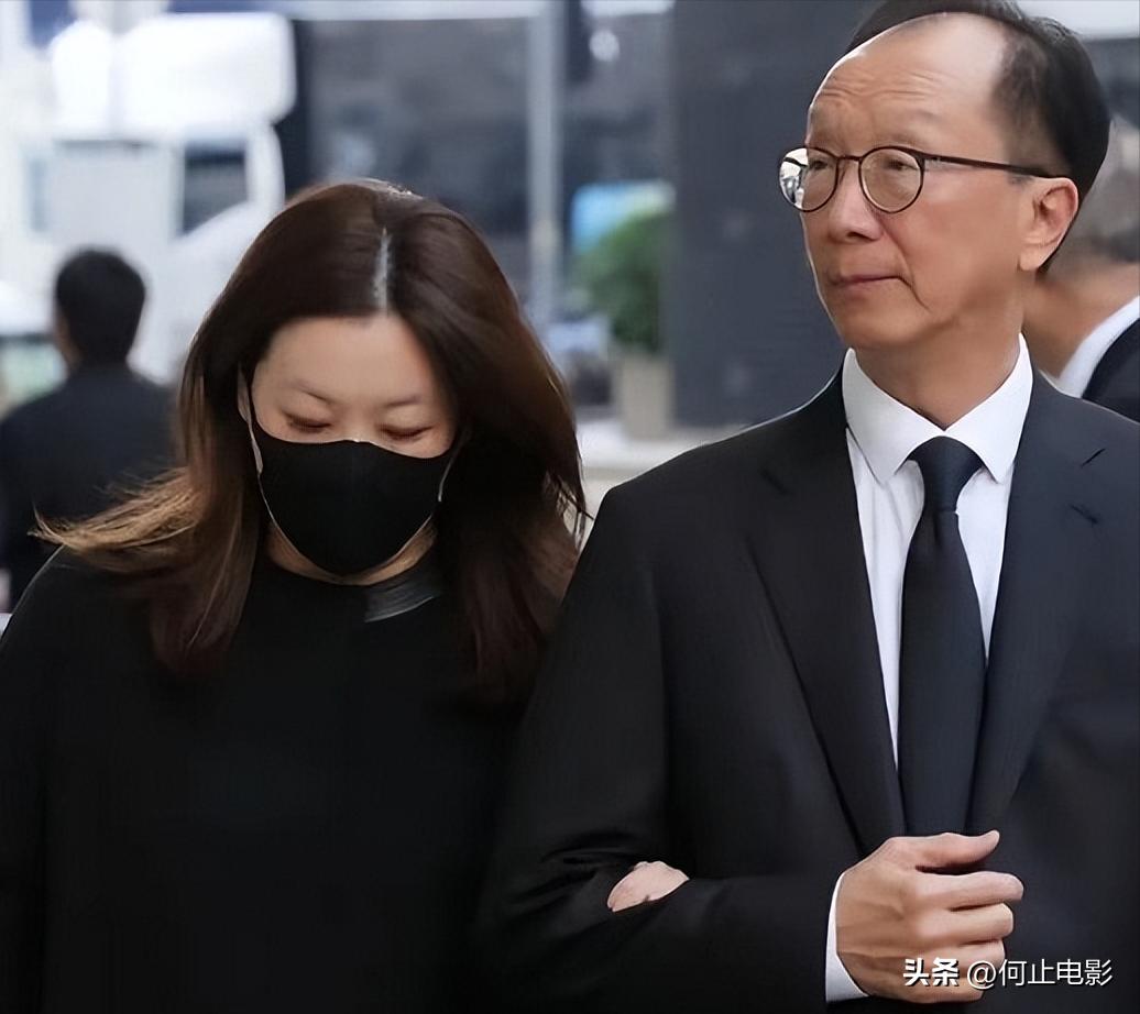 恩爱24年难抵残酷现实, 伏明霞把梁锦松熬成爹, 不被看好是有原因的__恩爱24年难抵残酷现实, 伏明霞把梁锦松熬成爹, 不被看好是有原因的