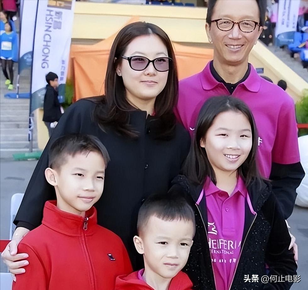 恩爱24年难抵残酷现实, 伏明霞把梁锦松熬成爹, 不被看好是有原因的_恩爱24年难抵残酷现实, 伏明霞把梁锦松熬成爹, 不被看好是有原因的_