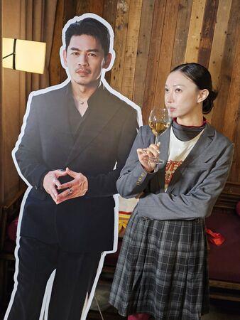 _《何百芮》大结局…郭书瑶直播狂送礼！　「辣秀好身材」感性发声_《何百芮》大结局…郭书瑶直播狂送礼！　「辣秀好身材」感性发声