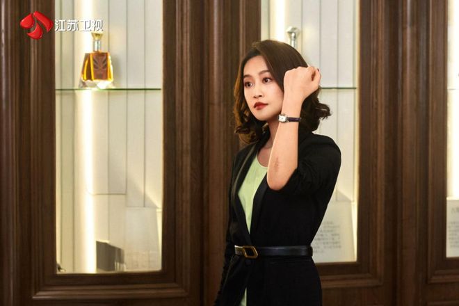 《夜色正浓》蓝盈盈：“800个心眼子”的梁丹宁演起来很爽__《夜色正浓》蓝盈盈：“800个心眼子”的梁丹宁演起来很爽