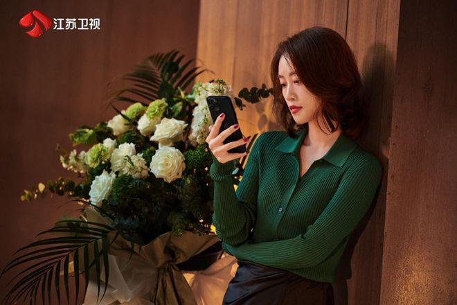 《夜色正浓》蓝盈盈：“800个心眼子”的梁丹宁演起来很爽_《夜色正浓》蓝盈盈：“800个心眼子”的梁丹宁演起来很爽_