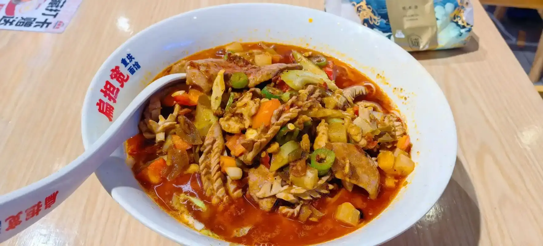 重庆最地道的7碗面，每碗都是江湖味，本地人私藏不踩雷，来了就得吃个遍__重庆最地道的7碗面，每碗都是江湖味，本地人私藏不踩雷，来了就得吃个遍