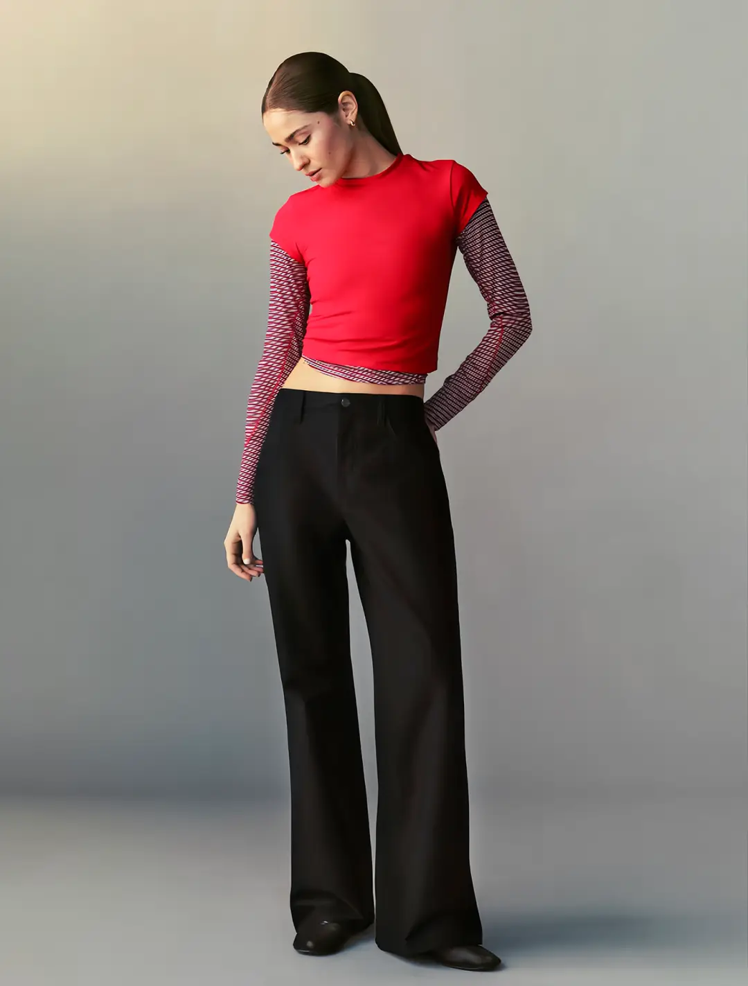 街拍商场丰满白裤肥臀_拉风裤搭配图片_