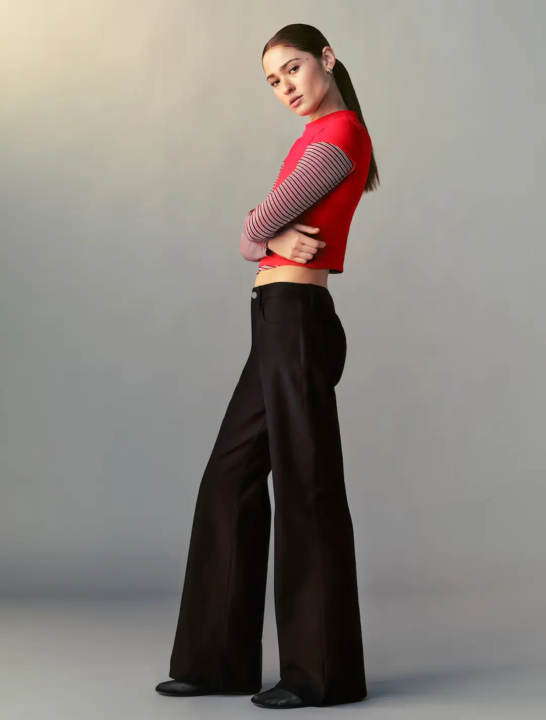 _街拍商场丰满白裤肥臀_拉风裤搭配图片