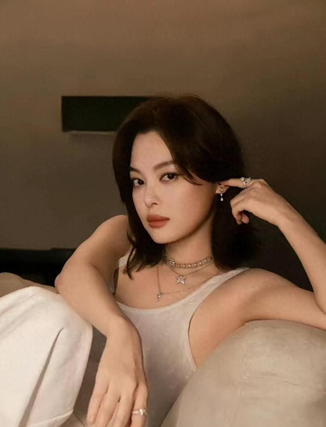 蒙美女眼睛_蒙眼美女头像_