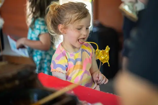 一款开飞船的游戏__江天长孙无垢