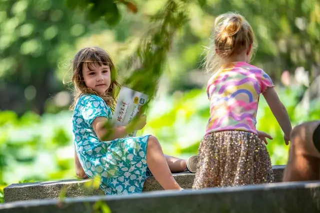一款开飞船的游戏__江天长孙无垢