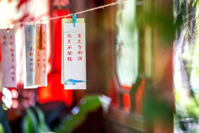 江天长孙无垢__一款开飞船的游戏