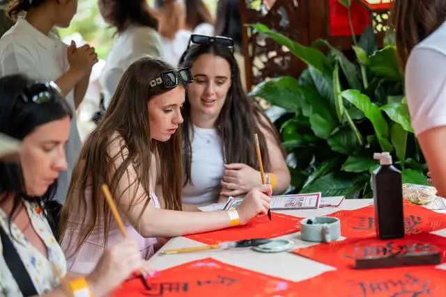 一款开飞船的游戏_江天长孙无垢_