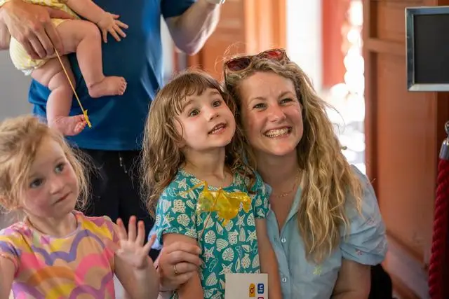 _一款开飞船的游戏_江天长孙无垢