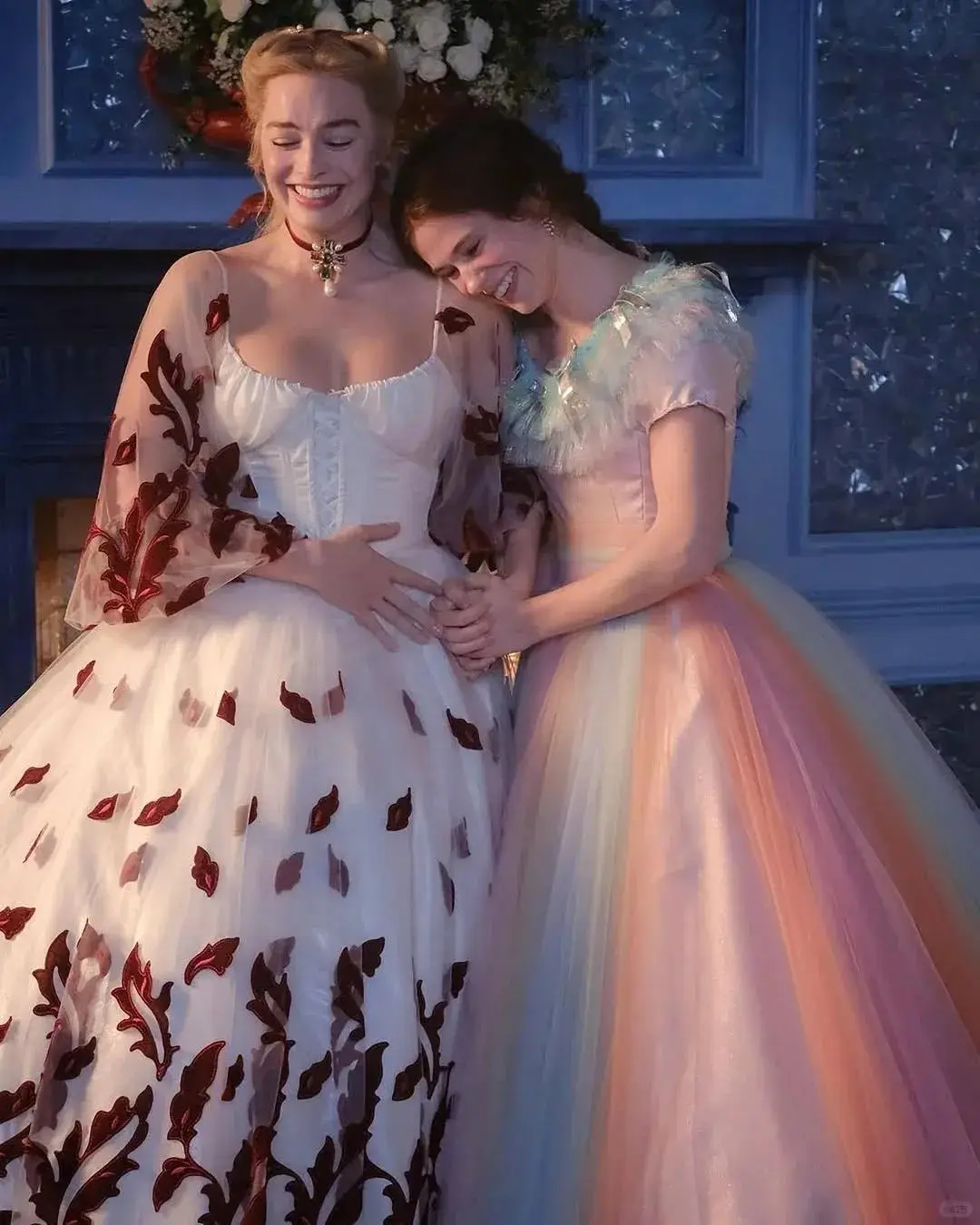 _珠宝裙摆的寓意_珠宝裙子寓意