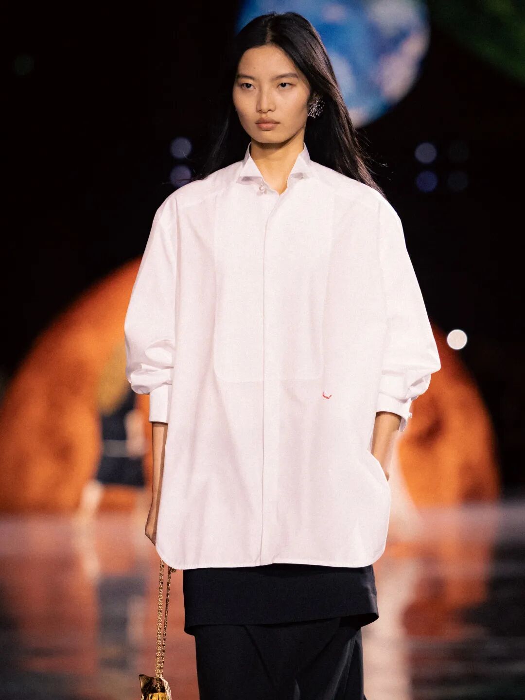 杨紫是资本圈还是京圈_时尚是个圈英语作文_