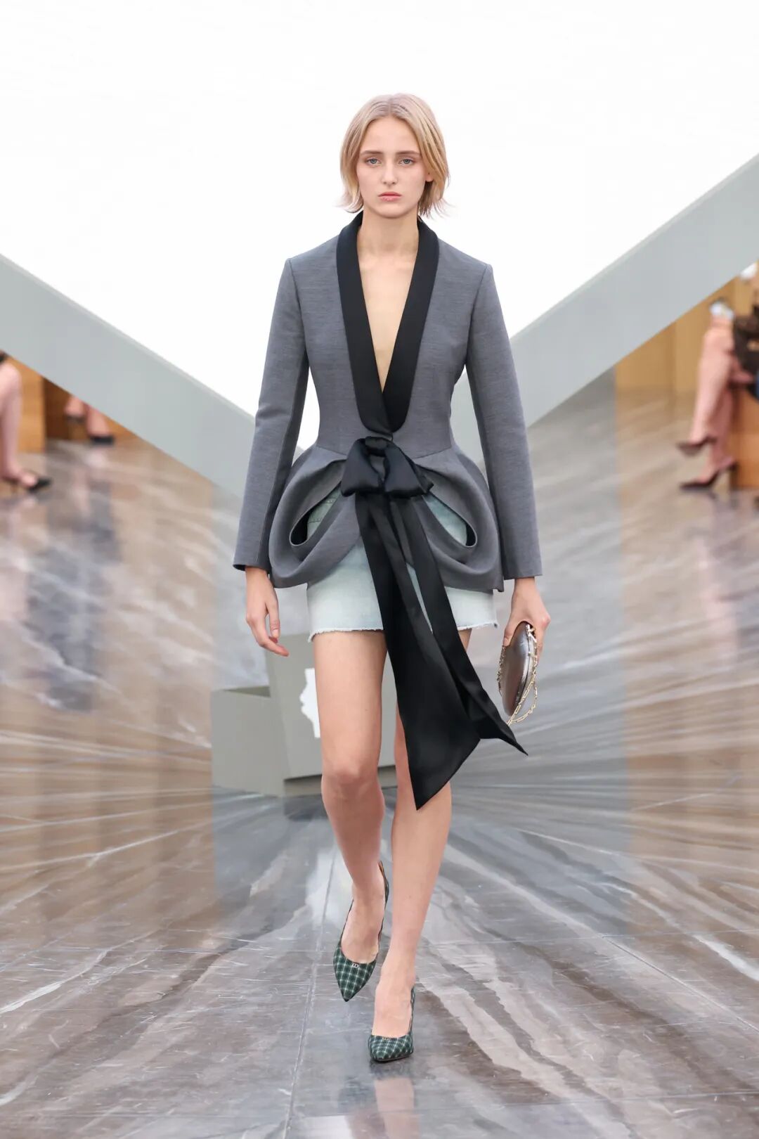 时尚是个圈英语作文__杨紫是资本圈还是京圈