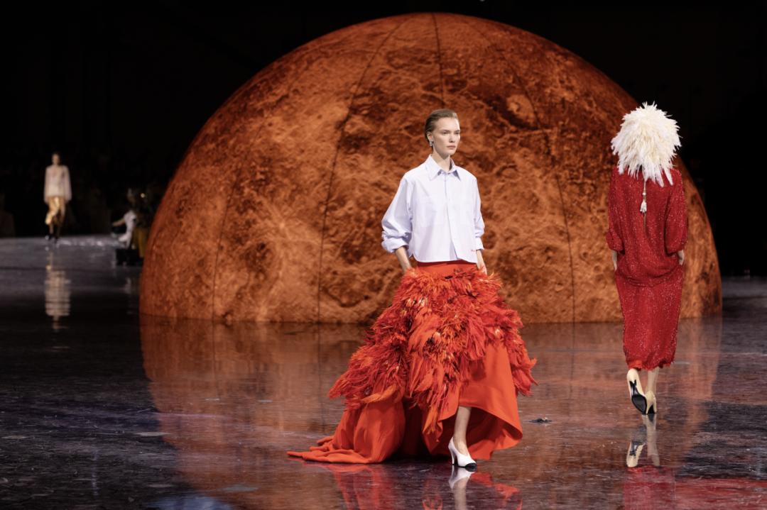 _杨紫是资本圈还是京圈_时尚是个圈英语作文