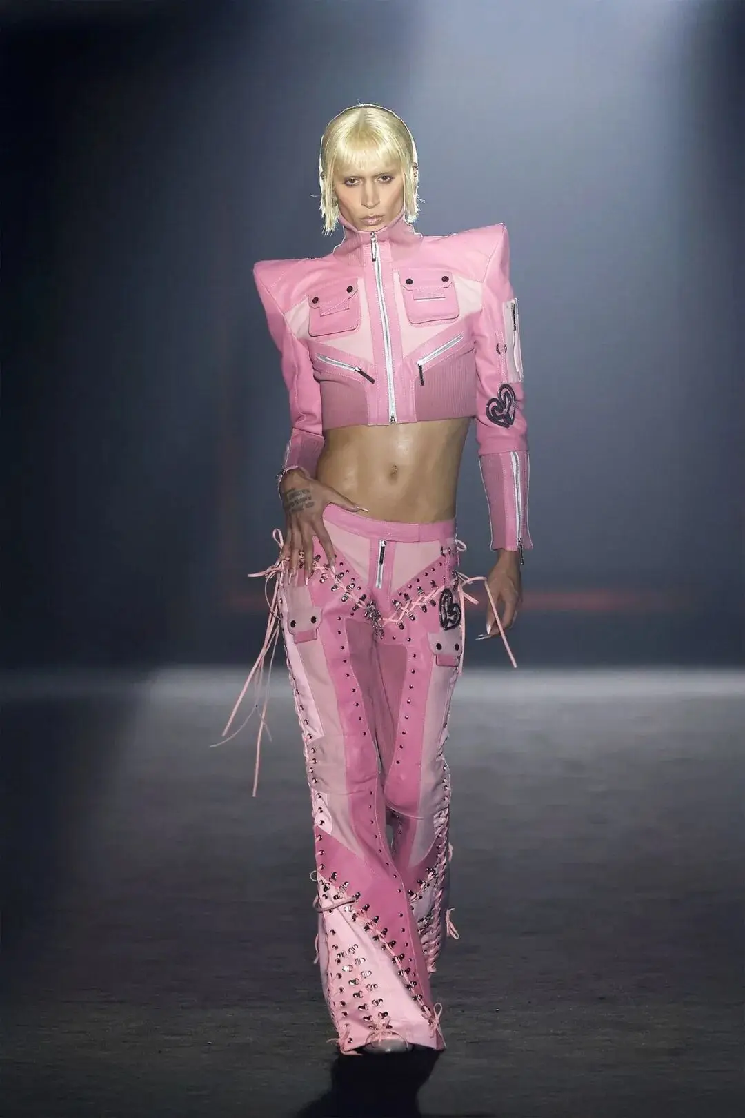 _夸张的时装_夸张时装周