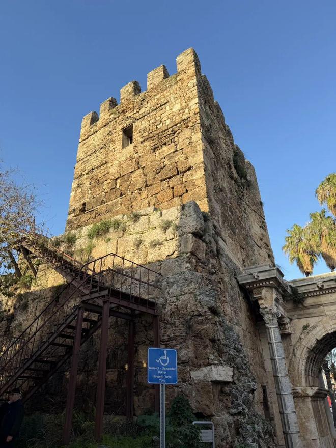 土耳其安塔利亚酒店_土耳其安塔利亚旅游景点_