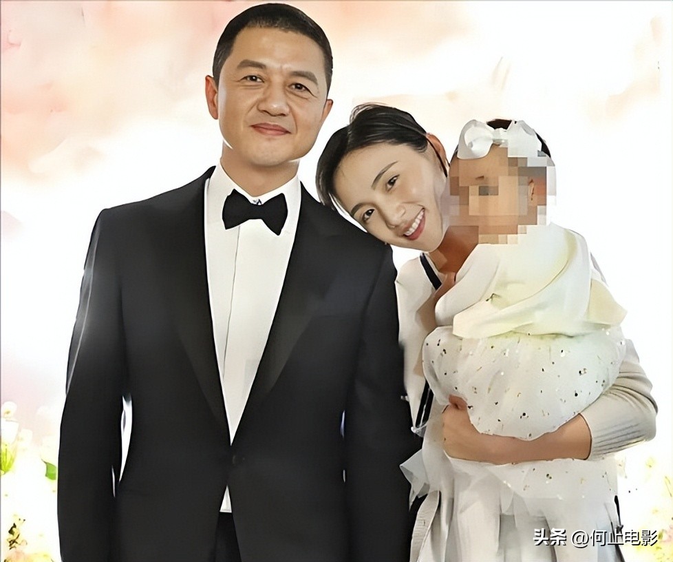 李亚鹏晒李嫣近照__李亚鹏女儿李嫣照片兔唇图片