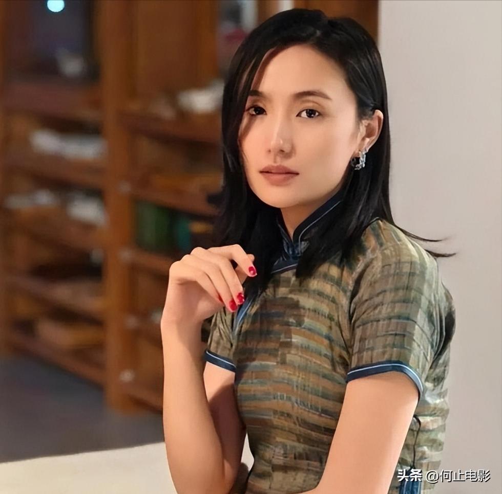 李亚鹏晒李嫣近照_李亚鹏女儿李嫣照片兔唇图片_