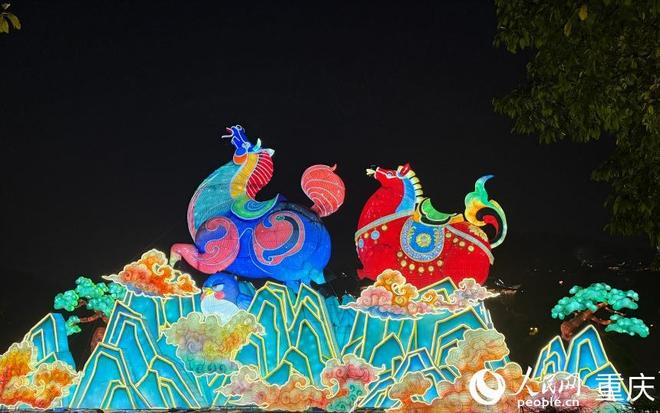 新春走基层|春节山城赏灯会