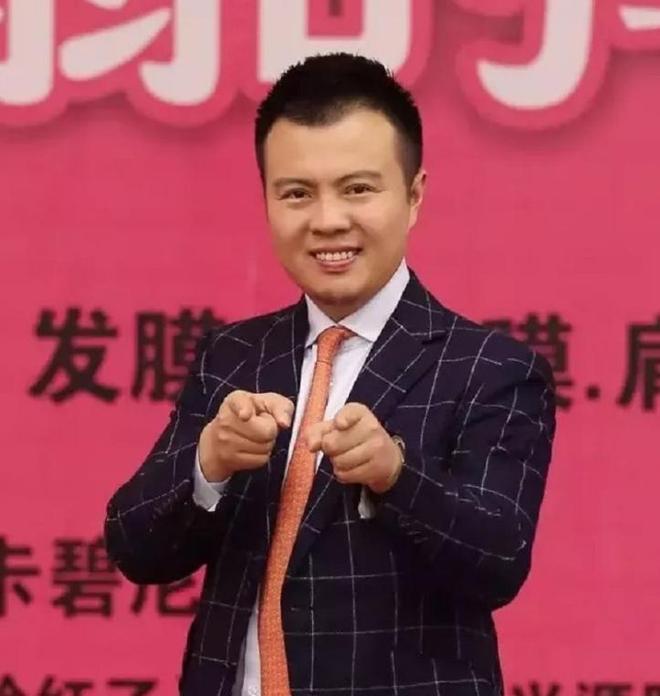 _网红残疾励志达人_天天向上网红女神是哪期