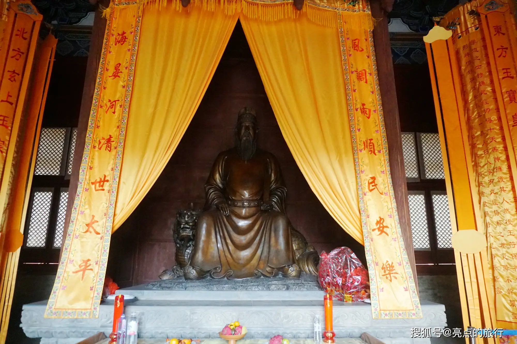 长白山西景区和北景区_长白山西景区与北景区_