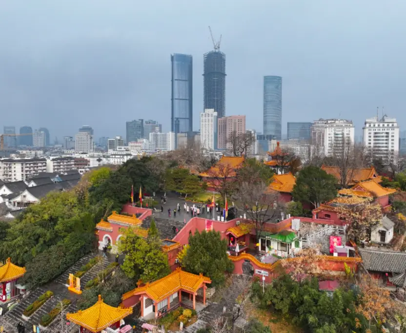 新春消费观察|正愁新春去哪逛?江苏这些 “马” 景出游正合适