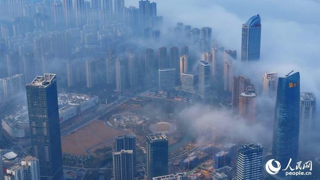 江西南昌：晨雾飘渺 宛如仙境__江西南昌：晨雾飘渺 宛如仙境