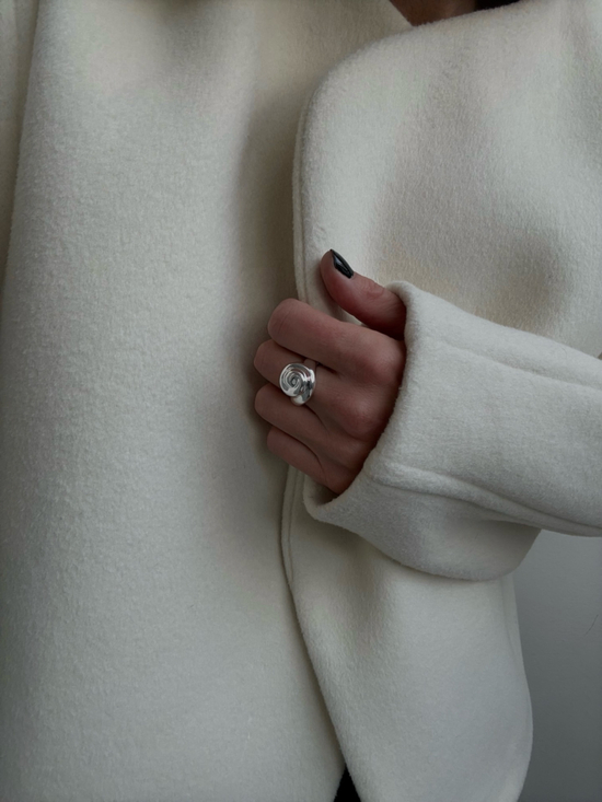 _顺从冷空气的召唤，用最素的颜色穿出最特别的味道_顺从冷空气的召唤，用最素的颜色穿出最特别的味道