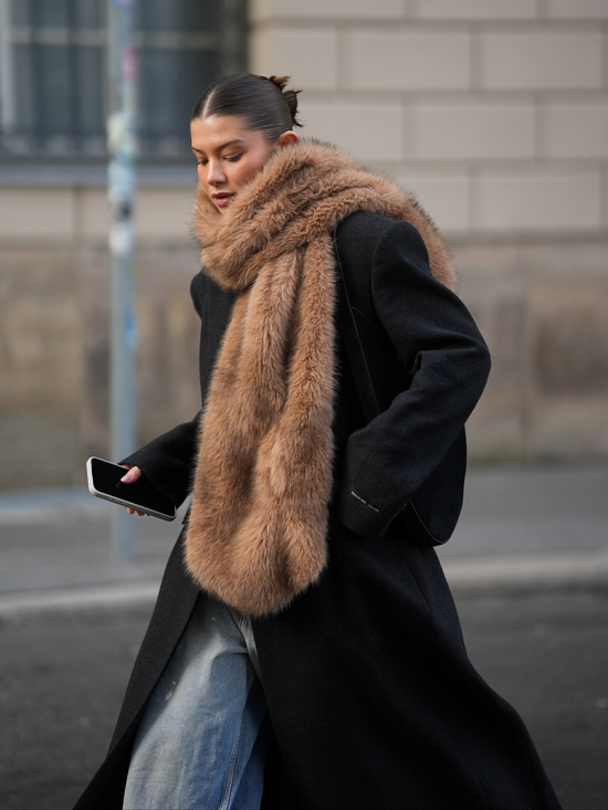 顺从冷空气的召唤，用最素的颜色穿出最特别的味道_顺从冷空气的召唤，用最素的颜色穿出最特别的味道_