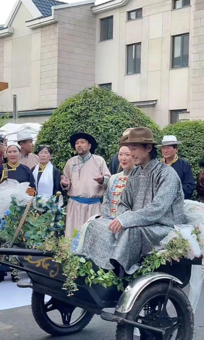 春晚节目歌曲吉祥三宝_春晚唱吉祥三宝的那男子_