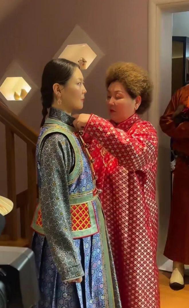 春晚节目歌曲吉祥三宝_春晚唱吉祥三宝的那男子_