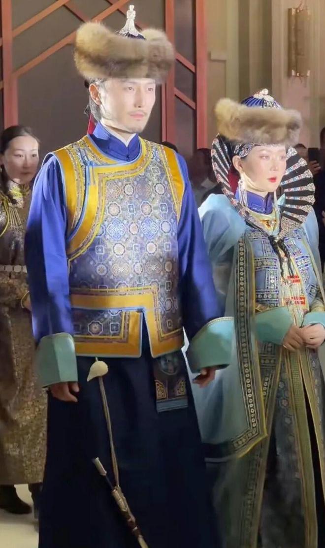 _春晚唱吉祥三宝的那男子_春晚节目歌曲吉祥三宝