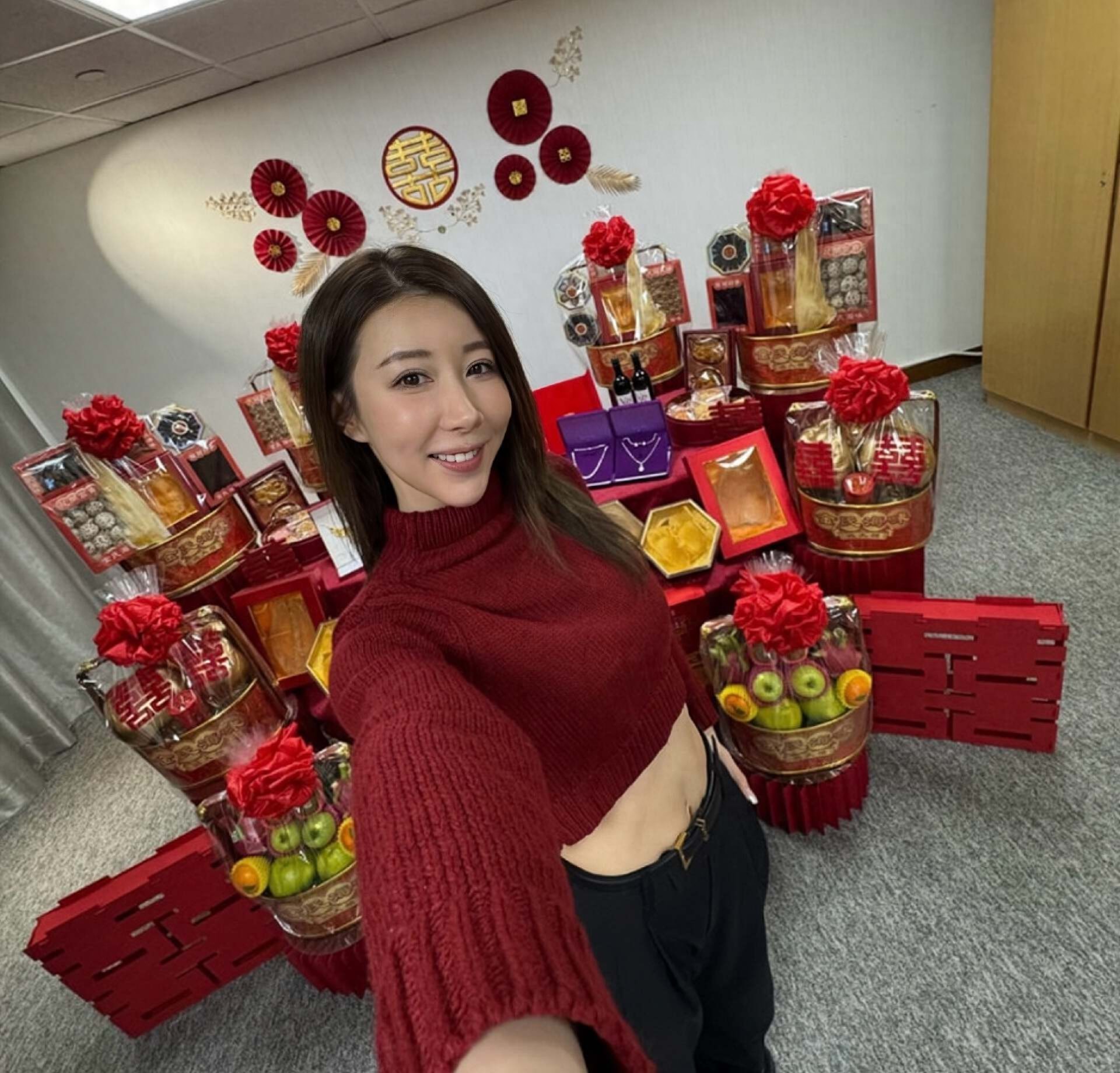 恭喜！香港知名女星即将结婚，举行过大礼仪式，未婚夫身份成谜