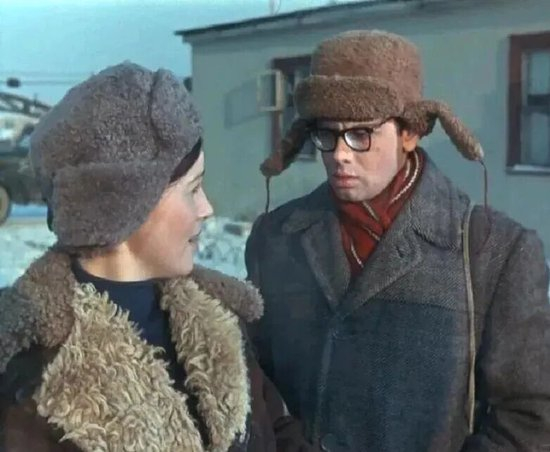 带耳朵的帽子叫什么__帽子明星