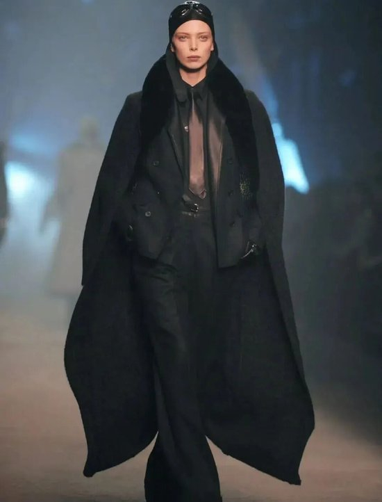 带耳朵的帽子叫什么__帽子明星