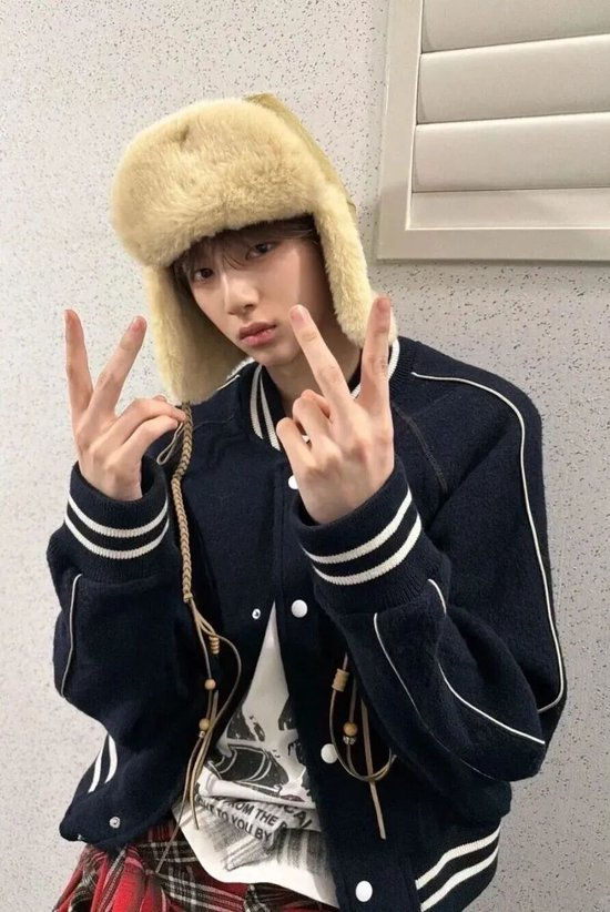 带耳朵的帽子叫什么__帽子明星