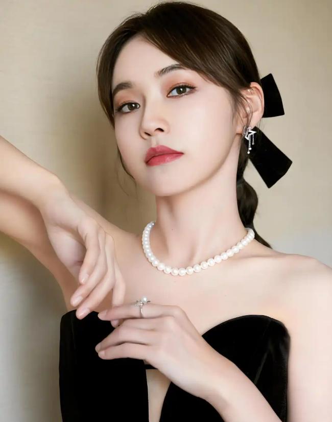 善恶终有报！喊舅舅“爸”，拒认亲爹却帮继父求婚 她的人生太狗血_善恶终有报！喊舅舅“爸”，拒认亲爹却帮继父求婚 她的人生太狗血_