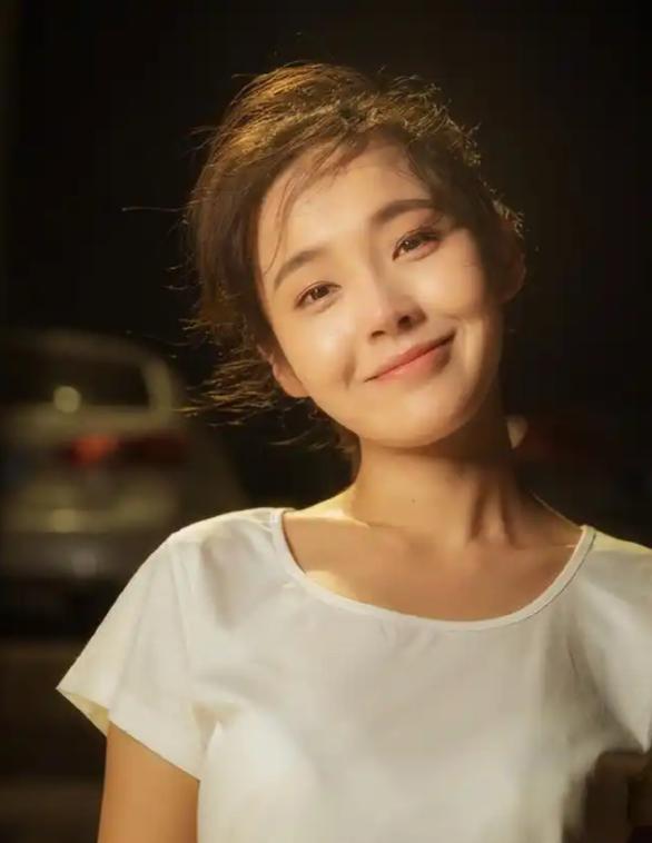 善恶终有报！喊舅舅“爸”，拒认亲爹却帮继父求婚 她的人生太狗血_善恶终有报！喊舅舅“爸”，拒认亲爹却帮继父求婚 她的人生太狗血_