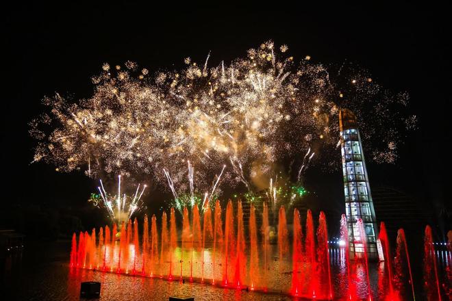 从早到晚不重样!收好这份上海欢乐谷“欢乐中国年”游玩指南_从早到晚不重样!收好这份上海欢乐谷“欢乐中国年”游玩指南_