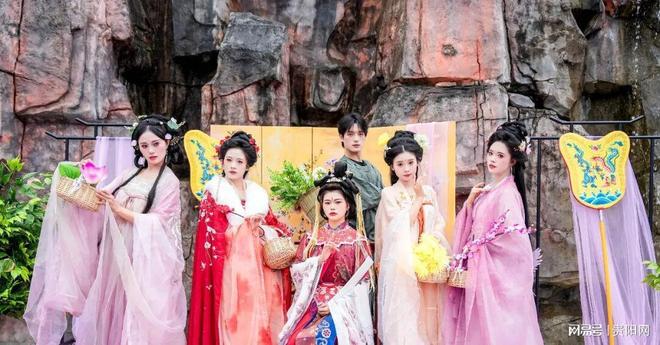 _老温泉新活力实践馆_温泉新年会