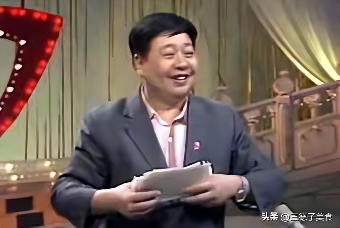 春晚和蔡明搭档的是谁_蔡明第一年上春晚_