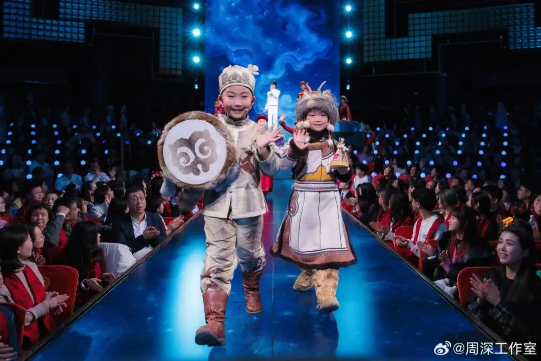 郭采洁春晚耳环_郭富城春晚动起来_