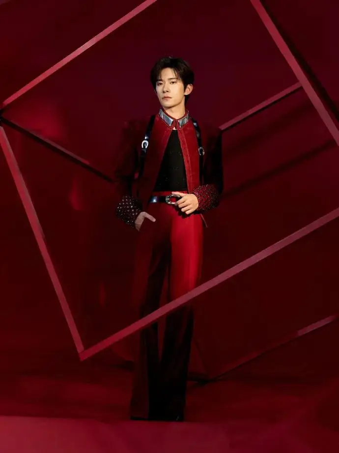 郭采洁春晚耳环_郭富城春晚动起来_