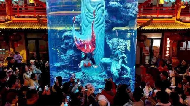 日均近百场演艺，山海间不夜城主题街区成市民游客新春好去处__日均近百场演艺，山海间不夜城主题街区成市民游客新春好去处