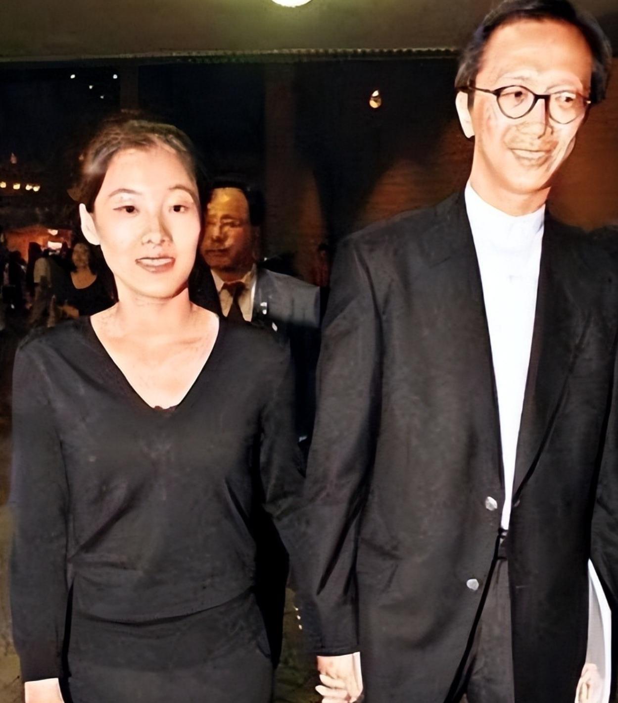 _恩爱24年敌不过现实，48岁伏明霞和74岁梁锦松的年龄差终究是道坎_恩爱24年敌不过现实，48岁伏明霞和74岁梁锦松的年龄差终究是道坎