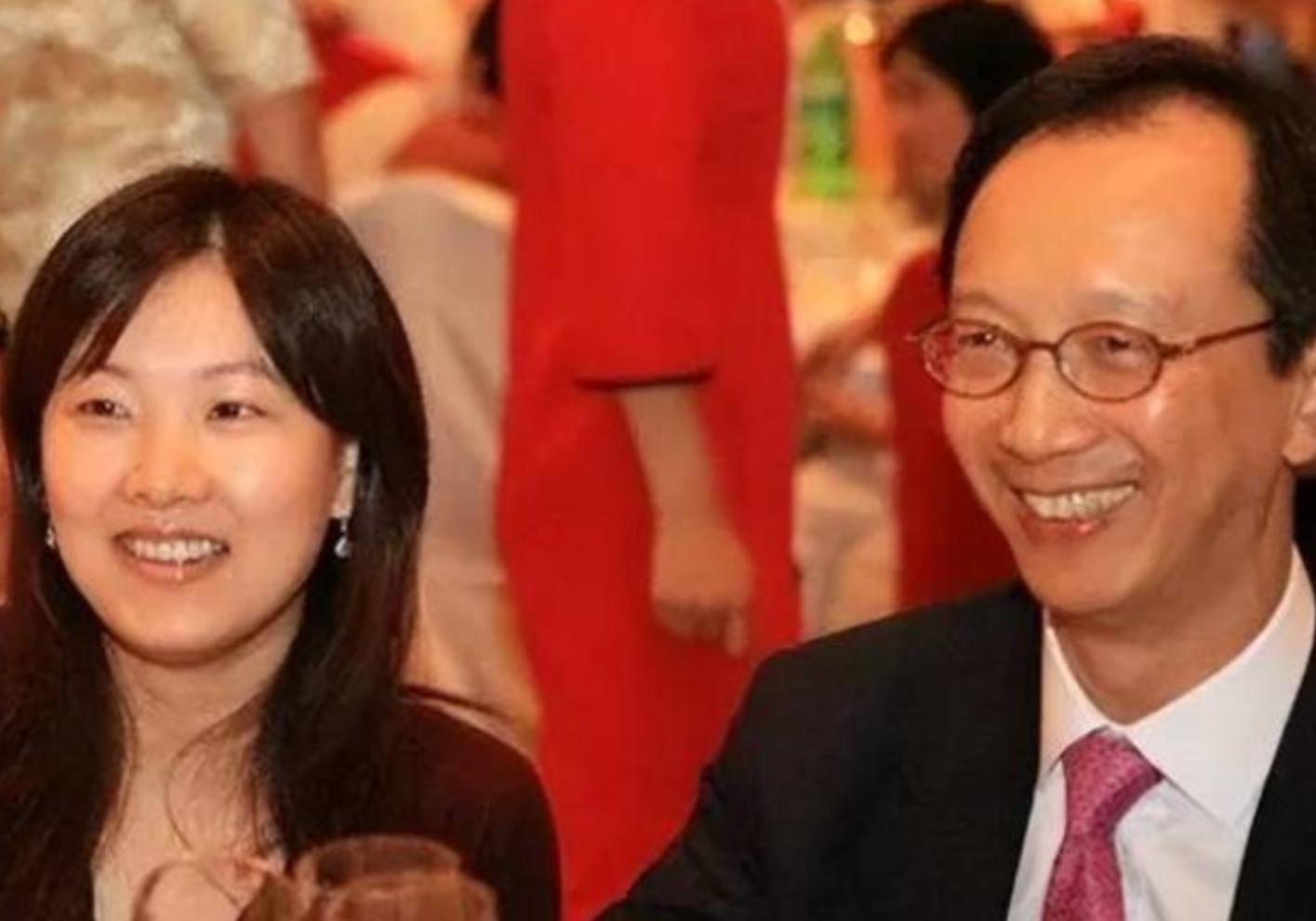 恩爱24年敌不过现实，48岁伏明霞和74岁梁锦松的年龄差终究是道坎_恩爱24年敌不过现实，48岁伏明霞和74岁梁锦松的年龄差终究是道坎_