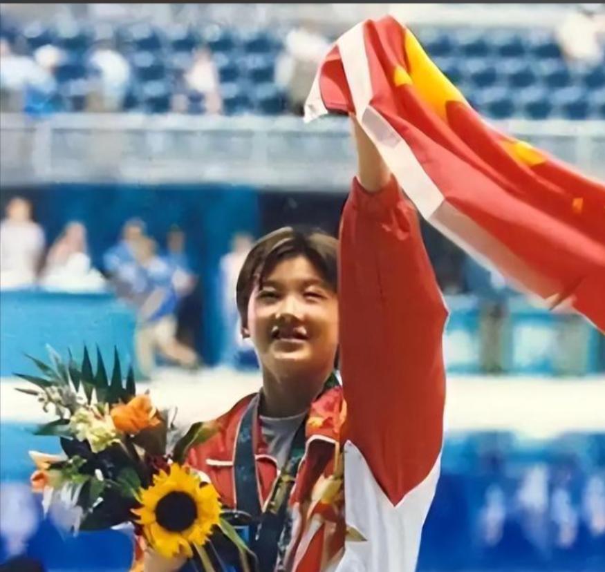 恩爱24年敌不过现实，48岁伏明霞和74岁梁锦松的年龄差终究是道坎__恩爱24年敌不过现实，48岁伏明霞和74岁梁锦松的年龄差终究是道坎