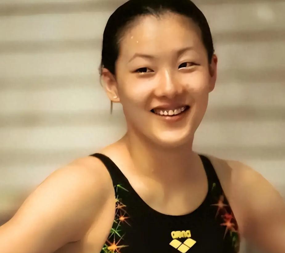 恩爱24年敌不过现实，48岁伏明霞和74岁梁锦松的年龄差终究是道坎_恩爱24年敌不过现实，48岁伏明霞和74岁梁锦松的年龄差终究是道坎_