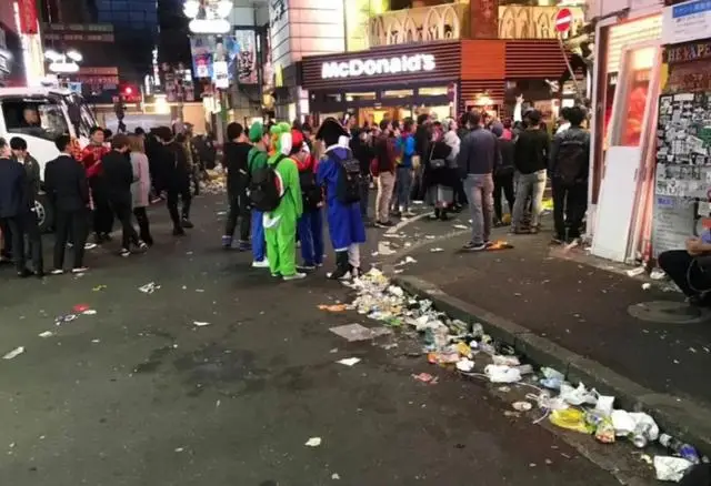 区别对待！赴日游客骤减后，才发现中国人在日本背了这么多锅！__区别对待！赴日游客骤减后，才发现中国人在日本背了这么多锅！