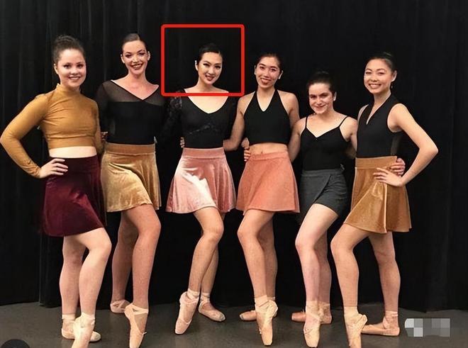 安娜娜吖__安娜sui